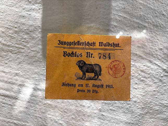 Im Museum ist auch ein Bocklos aus dem Jahr 1913 ausgestellt.