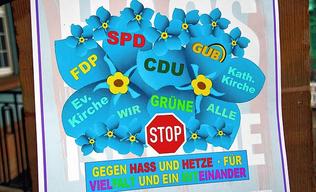 Vergissmeinnicht zieren das Veranstaltungsplakat, das der Donaueschinger Künstler Friedrich Hucke gestaltet hat.