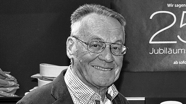 Günther Schmoll im Jahr 2012. Jetzt ist der langjährige Inhaber des Modegeschäftes Schmoll verstorben.