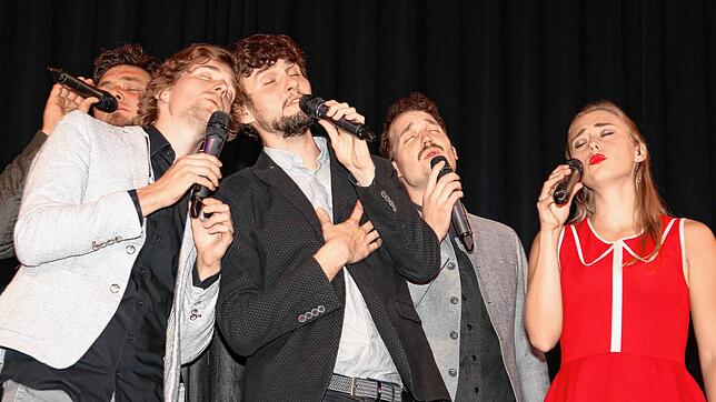Die Hörbänd mit (von links) Ohlsen, Silas Bredemeier, Friedemann Petter, Josh Bredemeier und Lana Sophie Westendorf sorgte in der ...