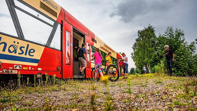 Die neue Saison der Biberbahn, die sonn- und feiertags zwischen Stockach und Mengen verkehrt, startet am Sonntag. Ab Montag kann für ...