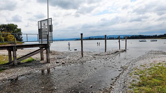 Bild 6: El Nino und die ersten Boote liegen auf dem Trockenen: So zeigt sich das Niedrigwasser am See