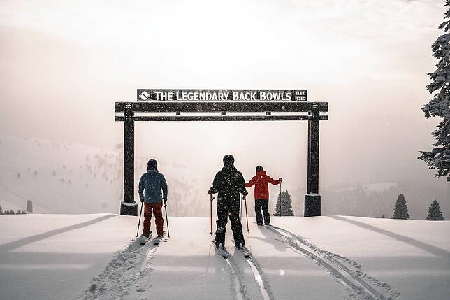 Skifahren in den USA: Mit einer befahrbaren Fläche von 21,4 Quadratkilometern ist der Vail Mountain eines der größten Skigebiete der Welt.
