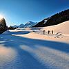 Langläufer in Zug am Arlberg. Die Region gehört zu den größten Wintersportgebieten der Welt.