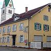 Das Löwen-Areal umfasst das ehemalige Gasthaus, führt aber weiter um die Ecke in die Liitzelstetter Straße und wird von der rückwärtigen ...
