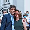 Erleichtert nach der Wahl, die ihm einen deutlichen Rückenwind gegeben hat: Georg Riedmann und seine Frau Christiane freuen sich über ...