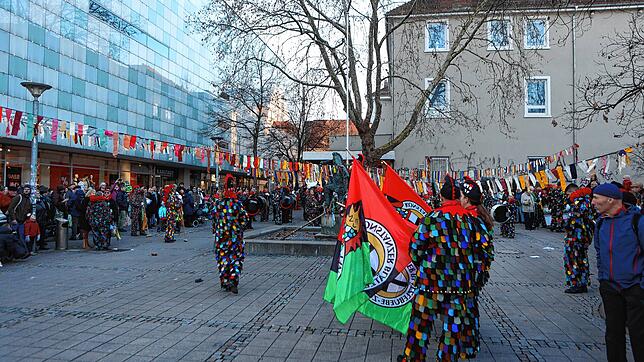 Bild 1: Konstanzer Fasnacht: Fotos von der Brunnenputzete der Blätzlebuebe