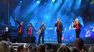 „Give Peace A Chance“ von John Lennon gehört auch ins „Love“-Repertoire der „Pop-&-Poesie“-Truppe von SWR1. Foto: Nicolai Kapitz