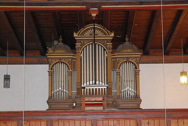 Bild 4: In der Neudinger Kirche schlummert ein wahrer Schatz: Orgelexperte Michael Kaufmann schwärmt von der unerwarteten Entdeckung