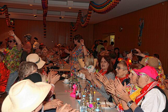 Bild 1: Bilder von der Frauenfasnet St. Bruder Klaus
