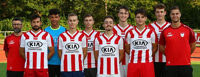 Viele neue Gesichter beim FC Tiengen 08: Der neue Trainer Michele Masi (links) und sein Assistent Matthias Hertweck (rechts) freuen sich ...