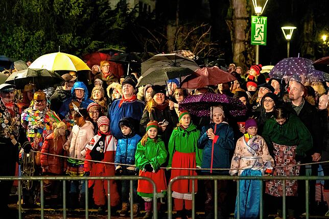 Bild 5: 150 Jahre Katzenmusik: Narrenspiel vor dem Riettor