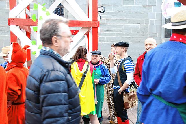 Bild 2: Der närrische Jahrmarkt auf dem Marktplatz Radolfzell (Teil 1)