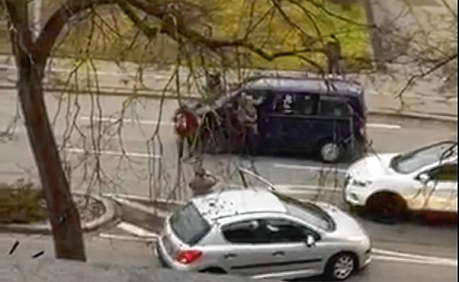 Um das ging es am zweiten Verhandlungstag im Prozess um die Messerattacke von Mitte Dezember: Zeugenvideos – hier ein Standbild ...