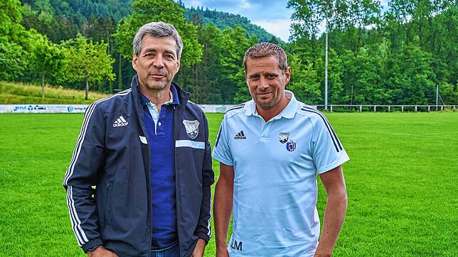 Gemeinsam stärker: Matthias Kaiser (links) vom FC Wehr und Sammy Lemke-Maier von der SpVgg Brennet-Öflingen wollen weiter ...