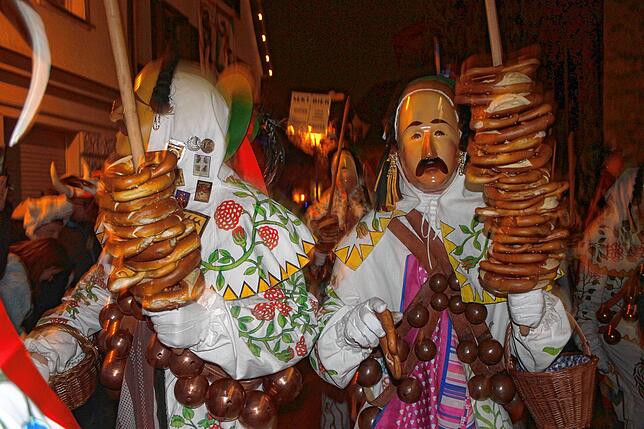 Bild 8: Nachtumzug beim Viererbund: Narrentag gipfelt in mystischer Stimmung beim Nachtumzug