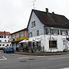 Wo sich früher die Metzgerei Jaser und das Autohaus Emminger befanden, sollen Wohnungen durch einen Investor entstehen. Getan hat sich ...