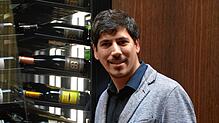 Martin Haim, Betriebsleiter des Bregenzer Traditionshotels und Restaurants Messmer, hat nicht nur den Weinkühlschrank gut gefüllt, ...