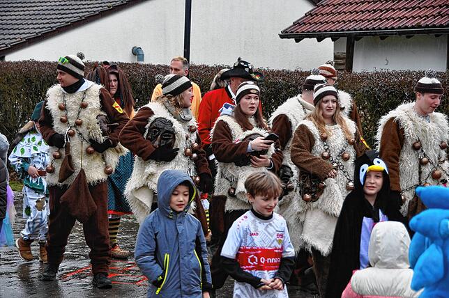 Bild 1: Fasnacht in Leimbach: Grundschüler befreit! Die schönsten Bilder der Narrenaktion im Überblick