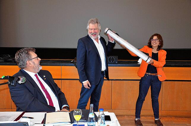 Harald Winkelhausen (Mitte) übergibt nach rund 30 Jahren das Planungszepter an seine Nachfolgerin Nadine Kießling.