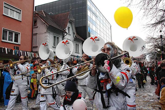 Bild 2: Fasnets-Umzug der Poppelezunft in Singen &ndash; Teil 2