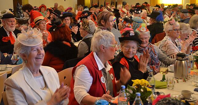Bild 39: Bilder von der bunten Fasnacht für Senioren in der Stadthalle