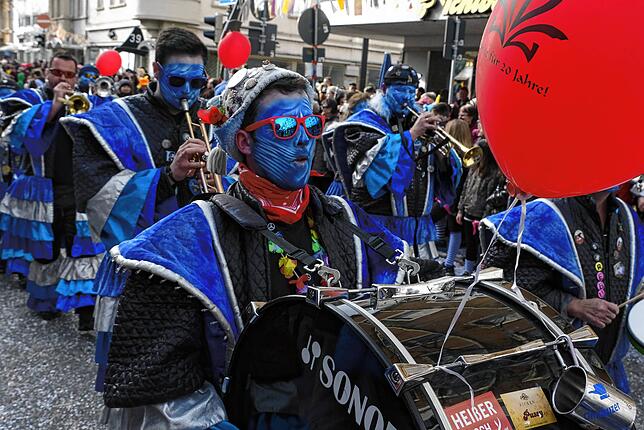 Bild 45: Bilder vom großen Fasnet Samschdig-Umzug der Poppele-Zunft (3)