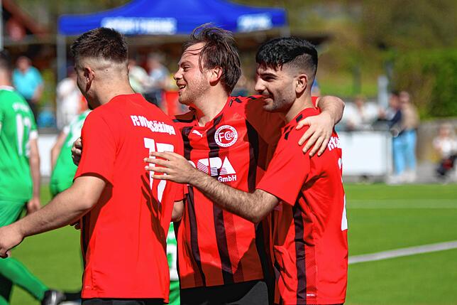 Bild 1: FC 08 Bad Säckingen besiegt den SV Rheintal mit 5:3 – und wir haben Fotos!