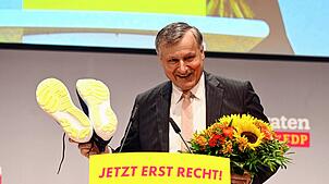 Hans-Ulrich Rülke, Landesvorsitzender der FDP Baden-Württemberg, freut sich bei der Landesvertreterversammlung der FDP Baden-Württemberg ...