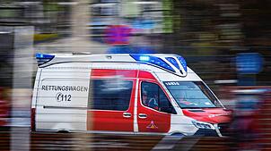 Für eine 37-jährige Frau, die am Dienstag in Rheinfelden in den Rhein stürzte, kam jede Hilfe zu spät. (Symbolbild)