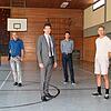 Wolfram Möllen (Rektor der Eichendorffschule), Stadtbaumeister Christian Unkel, Oberbürgermeister Erik Pauly, Peter Brieskorn ...