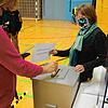 So wie hier in Dettingen am 27. September wird in den Wahllokalen nicht nur die Stimmenabgabe überwacht, sondern auch das Einhalten der ...