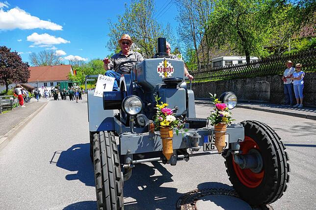 Bild 30: Scheunenfest 2025: Jubiläumsumzug und mitreißende Open Air Musik in Hüfingen-Sumpfohren