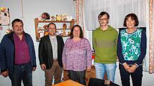 Bei den Freien Wählern wurde der Vorstand in allen Ämtern bestätigt (von links): Thomas Hilpert (stellvertretender Vorsitzender), Harald ...
