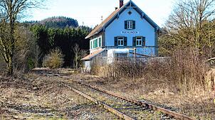 Noch in diesem Jahr soll es einen Haltepunkt für die Biberbahn in der Gemeinde Mühlingen geben. Das Bild zeigt das ehemalige ...