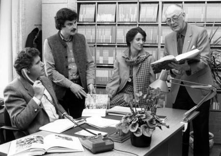 1984: Gräfin Sonja mit ihren Mann Graf Lennart und den Mitarbeitern Heinz Dieter Meier sowie Gerhard Worm beim "Grünen Telefon", der ...