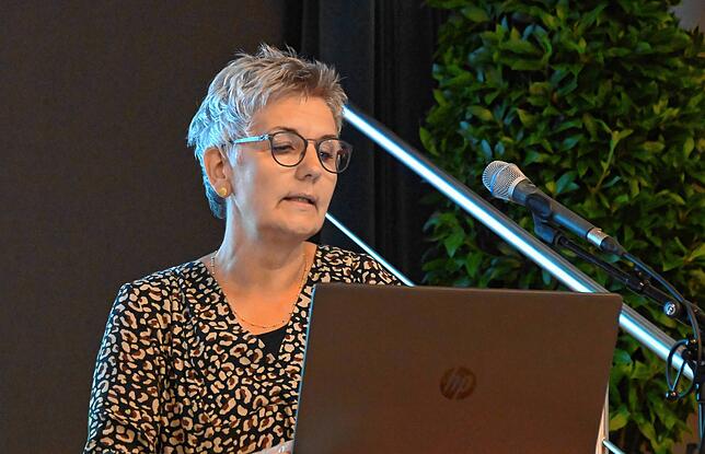 Schulleiterin Beate Clot spricht über den Umgang mit Gewalt an Schulen.