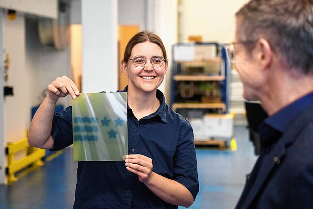 So präzis können die Geräte für Strahlentherapie wirken: Vor Ort lässt Physikerin Silvia Peter mit der Maschine das Aargauer Wappen ...