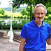 Geschäftsführer Rainer Nobs steht auf der Terrasse des idyllisch gelegenen Hotels und Restaurants &bdquo;Salinensee&ldquo; in Bad ...