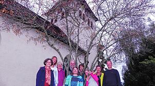 Das Team von „mittendrin“ lädt zum ökumenischen Gottesdienstprojekt ein (von links): Ingrid Maile, Annina Siebenhaller, Elke ...
