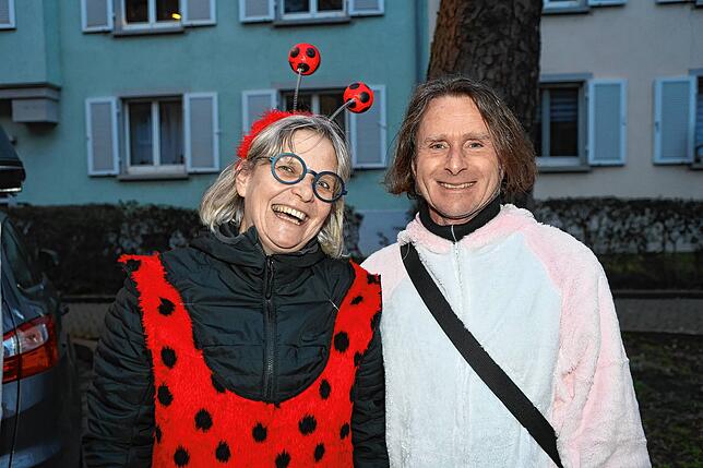 Bild 9: In Petershausen steht der Narrenbaum! Alle Fotos vom Freitagabend