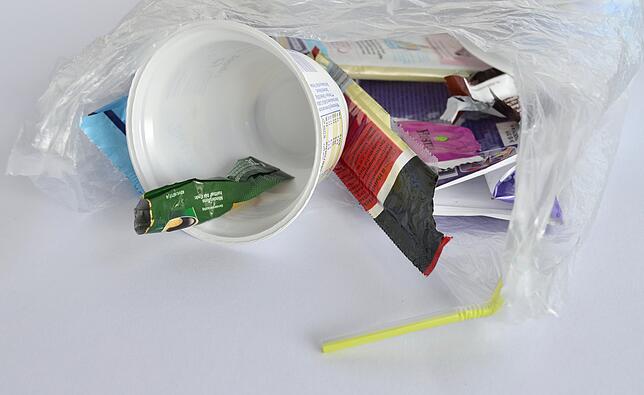 Nicht alles, was Plastik ist, gehört in den Gelben Sack. Als Faustregel gilt laut Georgia Schwind vom Eigenbetrieb Abfallwirtschaft: ...