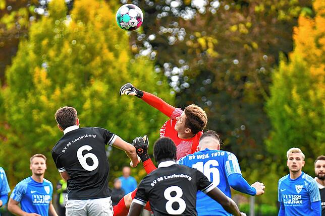 Bild 35: SV 08 Laufenburg fehlen beim 2:2 im Derby beim SV Weil vier Minuten zum Sieg &ndash; wir haben Bilder!