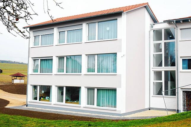 Der im Herbst neu gebaute Teil des Wohnheims in Engelswies.