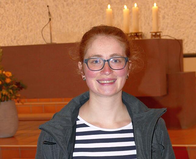 Janine Rausch bringt Jüngeren die Kirchengemeinschaft.