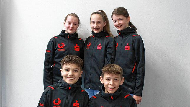 Die Skimannschaft des Überlinger Gymnasiums (stehend von links) Amelie Duske, Milena Duske, Nele Bächle und (vorne von links) Yannick ...