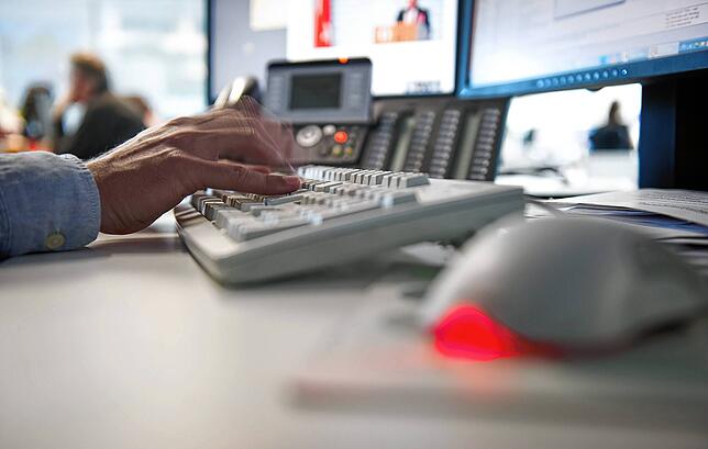 Vernetzter Arbeitsplatz: Technologien wie KI bieten Chancen, aber nicht jeder nutzt sie.