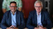 Dieter Hauser und Engelbert Maier (von links) laden ein. Archiv-Foto: Alfred Scheuble