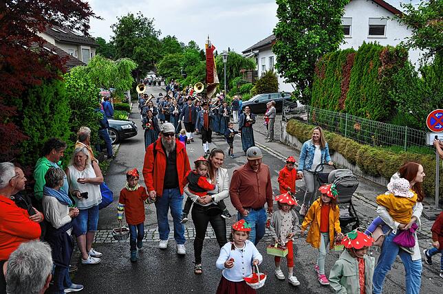 Bild 19: Der Musikverein Riedheim veranstaltet den Pfingstmusikfest Jubiläumszug – das sind die besten Bilder