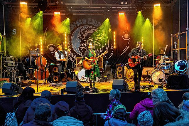 Bild 10: Maria & The Rhythm Boosters beim Schwenninger Kürbisfest am Samstagabend
